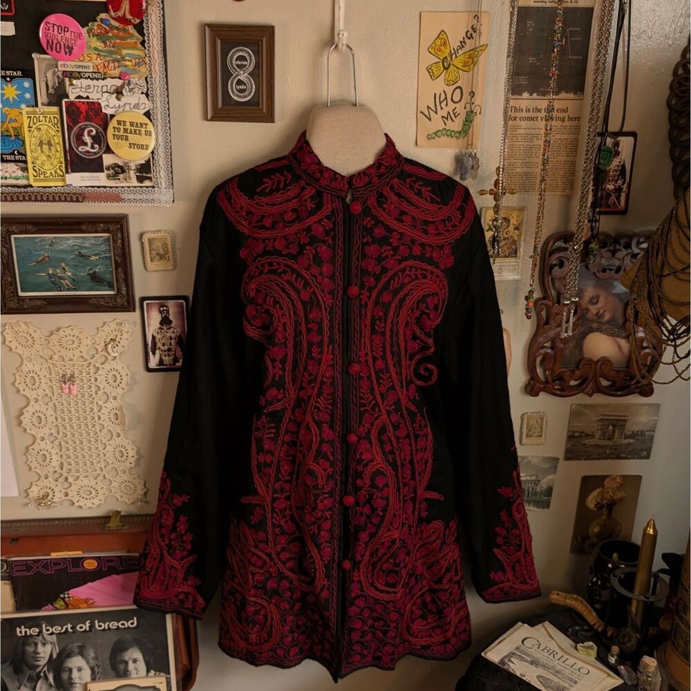 Vintage Embroidered Floral Jacket Women's XL Black Red